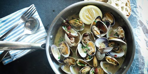 Mussels in a pot